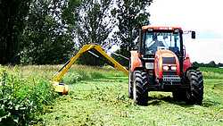 The mulch-laying machine in action (1)